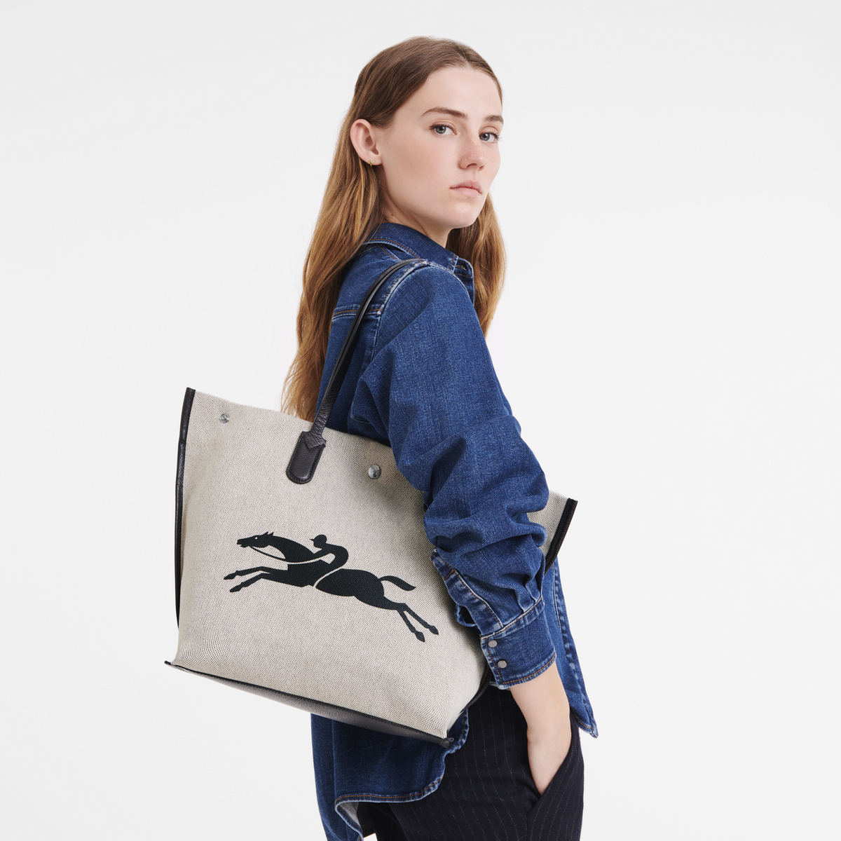 Essential L Tote bag Ecru