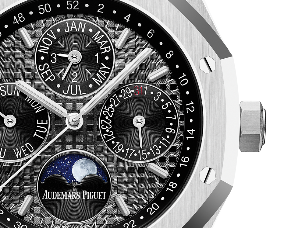 Audemars Piguet (Royal Oak) Watch For Men 26607BC.OO.1220BC.02