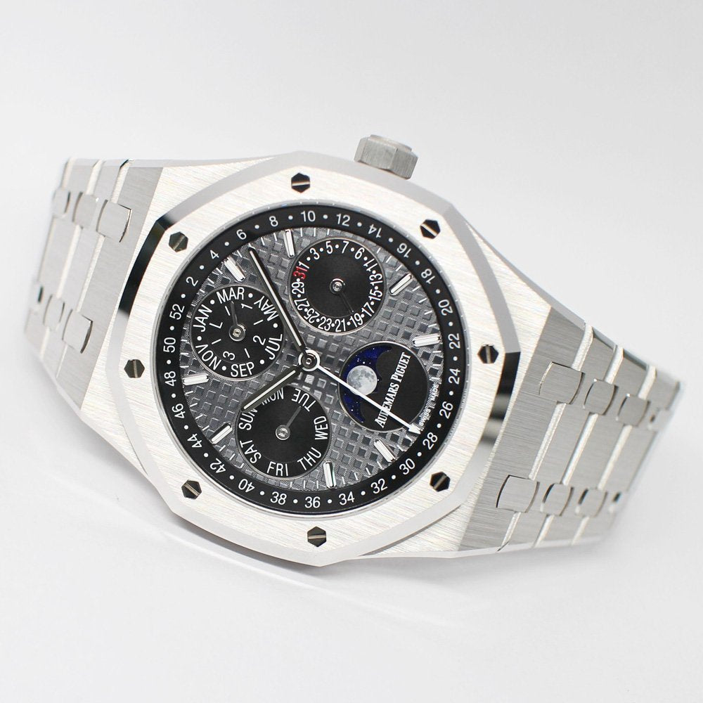 Audemars Piguet (Royal Oak) Watch For Men 26607BC.OO.1220BC.02
