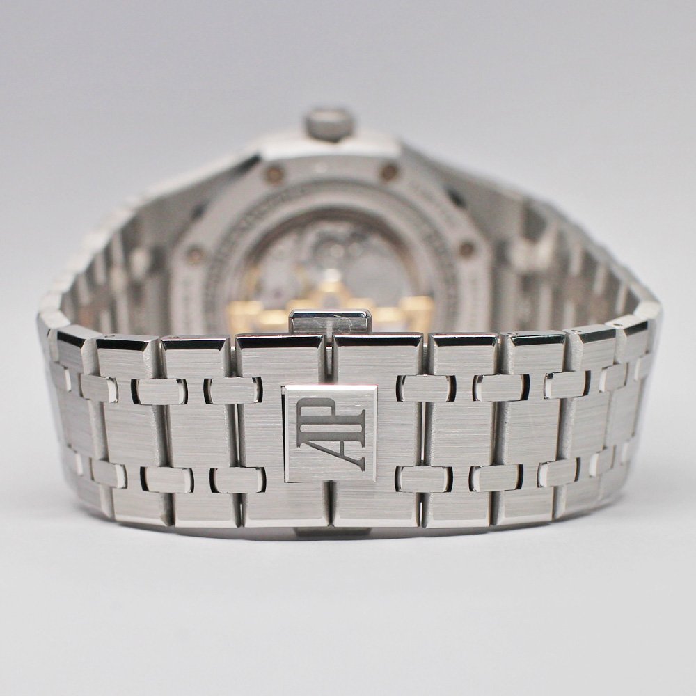 Audemars Piguet (Royal Oak) Watch For Men 26607BC.OO.1220BC.02