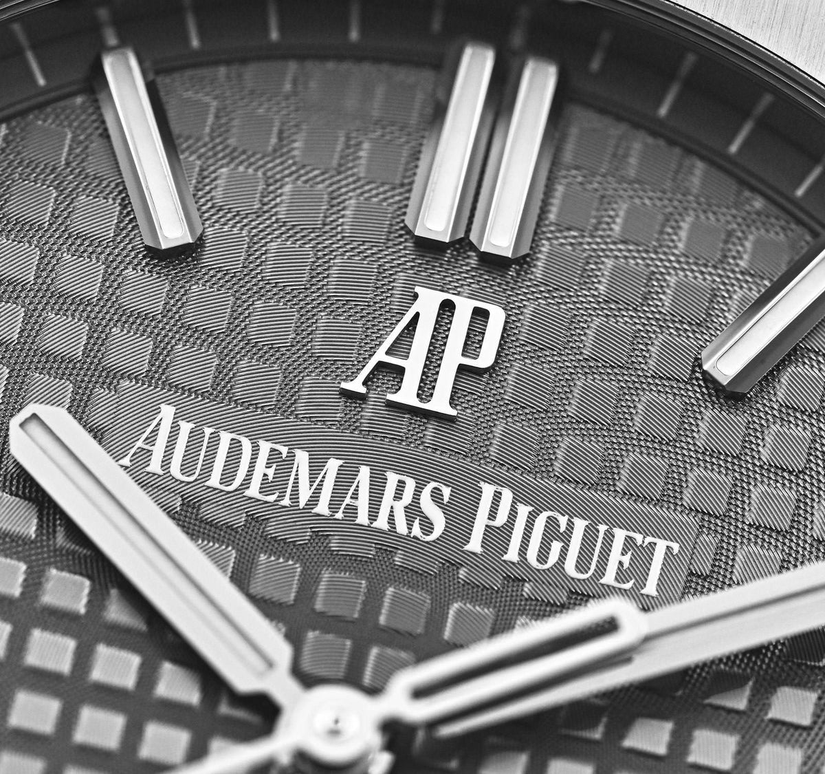 Audemars Piguet (Royal Oak) Watch For Men 15500ST.OO.1220ST.02