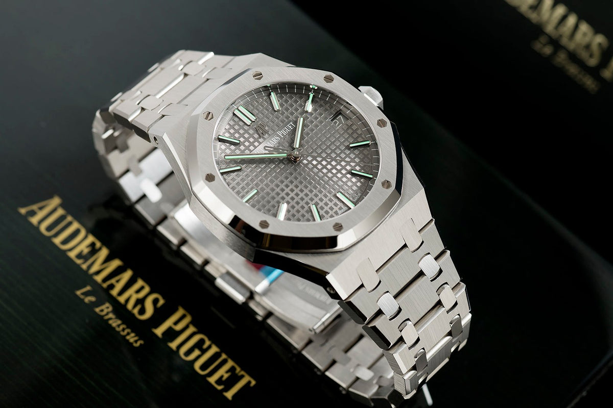 Audemars Piguet (Royal Oak) Watch For Men 15500ST.OO.1220ST.02