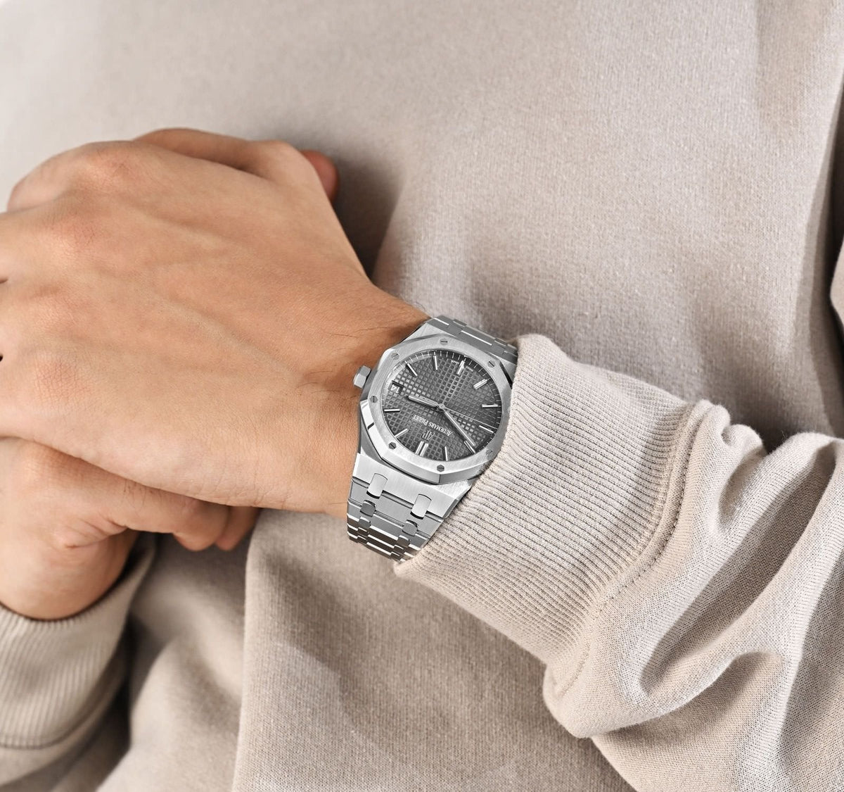 Audemars Piguet (Royal Oak) Watch For Men 15500ST.OO.1220ST.02