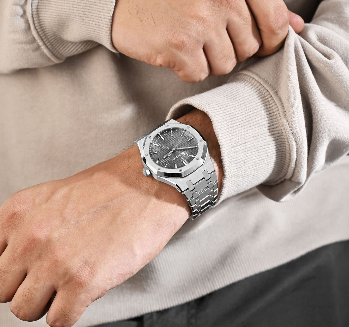 Audemars Piguet (Royal Oak) Watch For Men 15500ST.OO.1220ST.02