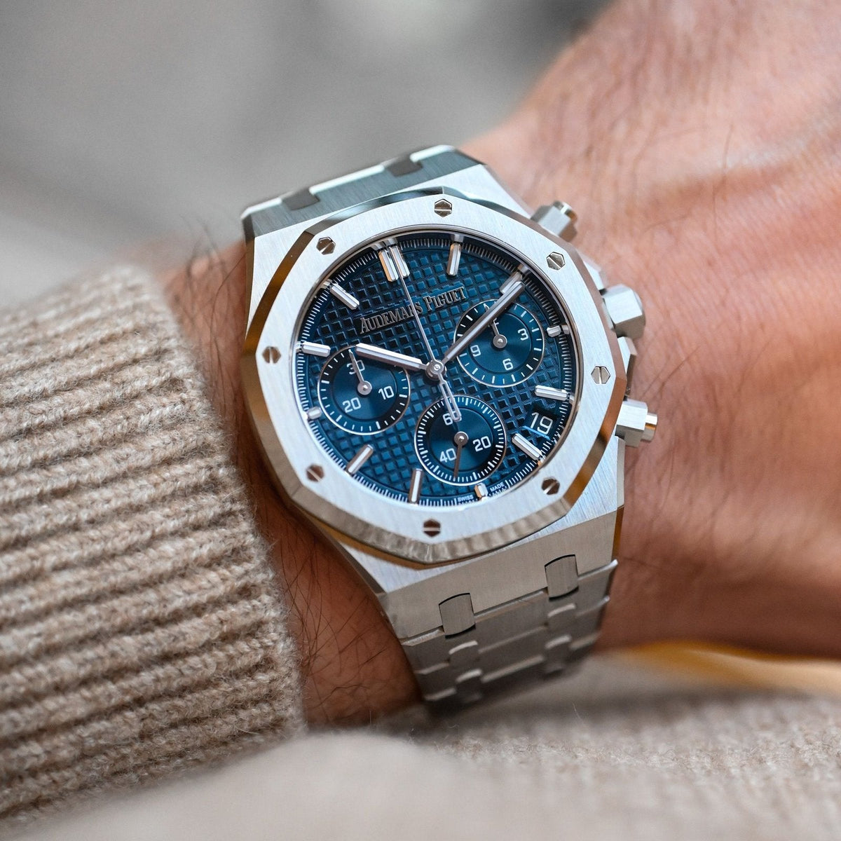 Audemars Piguet (Royal Oak) Watch For Men 26240ST.OO.1320ST.05