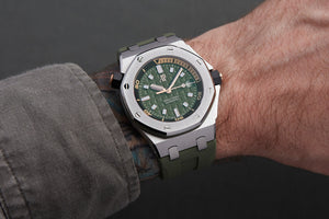 Audemars Piguet (Royal Oak Offshore) Watch For Men 15720ST.OO.A052CA.01