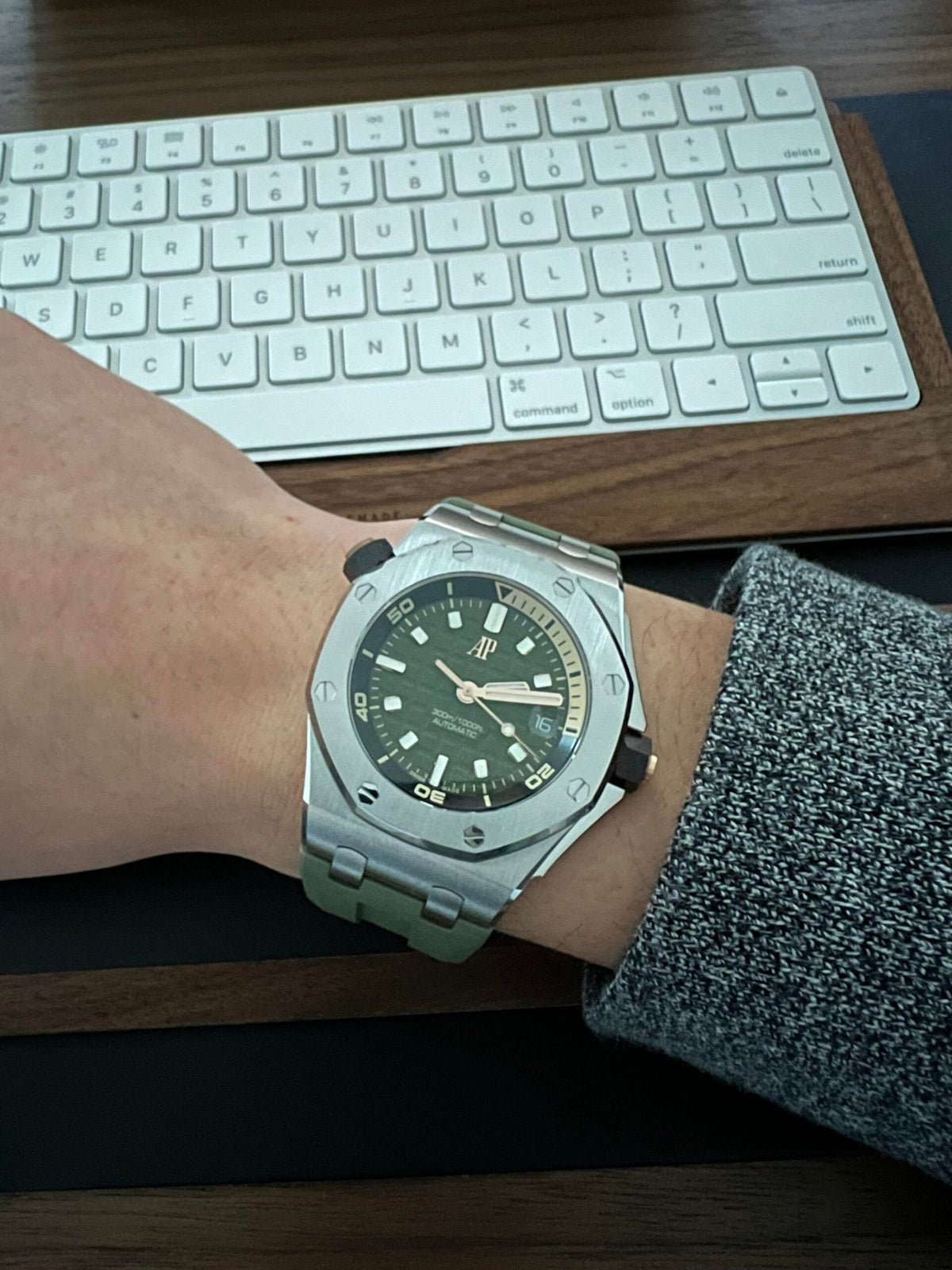 Audemars Piguet (Royal Oak Offshore) Watch For Men 15720ST.OO.A052CA.01