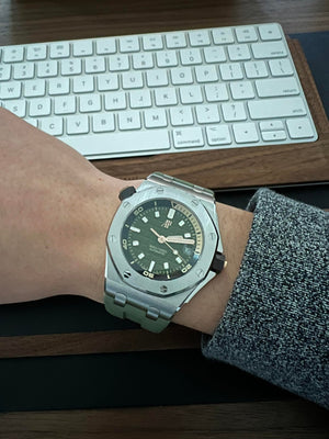 Audemars Piguet (Royal Oak Offshore) Watch For Men 15720ST.OO.A052CA.01