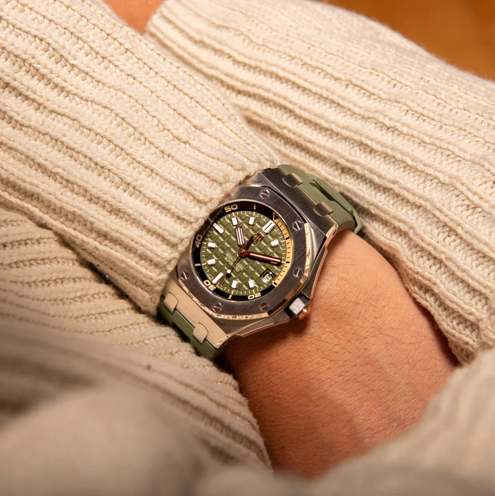 Audemars Piguet (Royal Oak Offshore) Watch For Men 15720ST.OO.A052CA.01