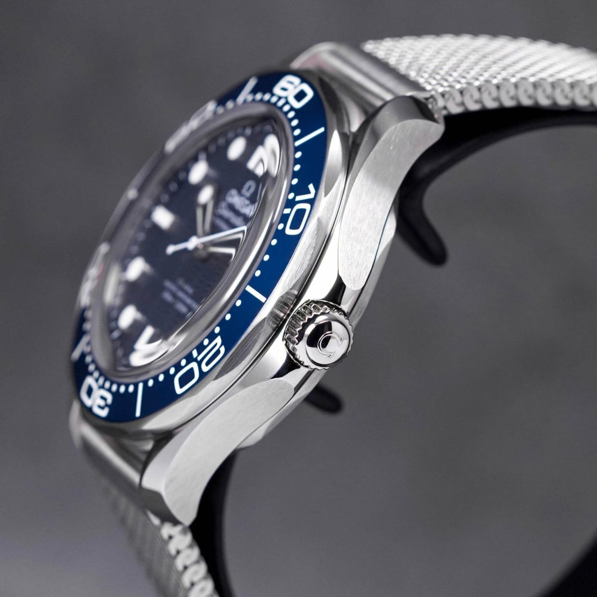 omega-sea-master-mens-watch