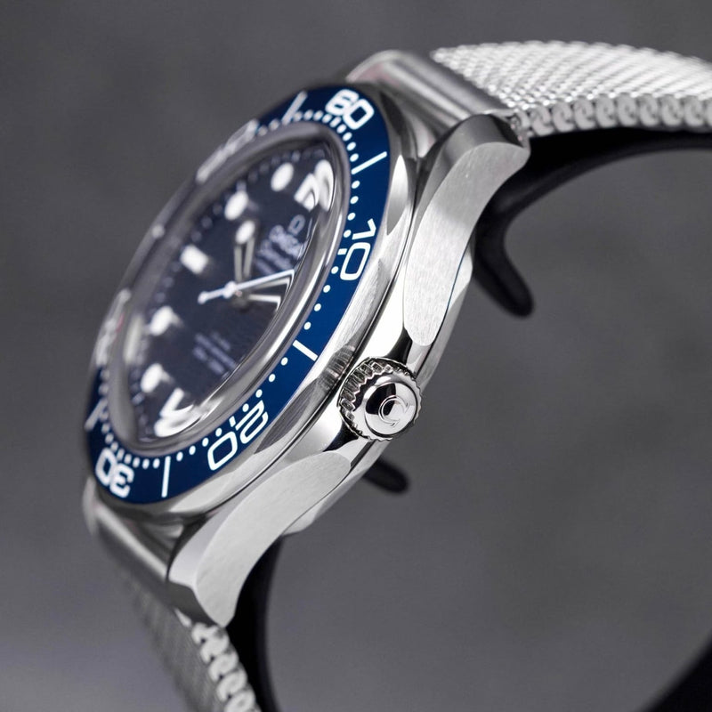 omega-sea-master-mens-watch