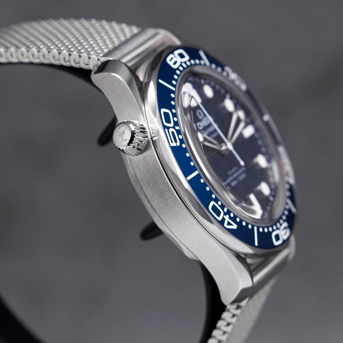 omega-sea-master-mens-watch