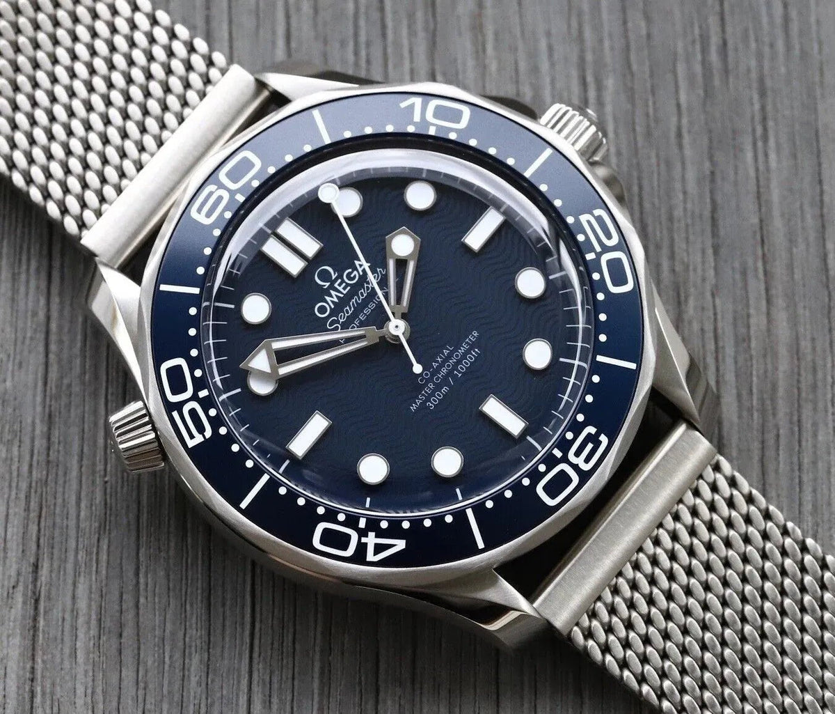 omega-sea-master-mens-watch