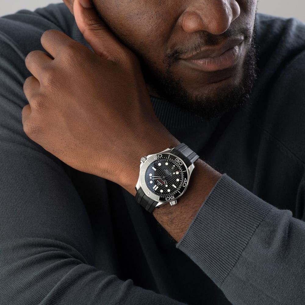 omega-seamaster-diver-300m-co-axial-automatic-black-watch