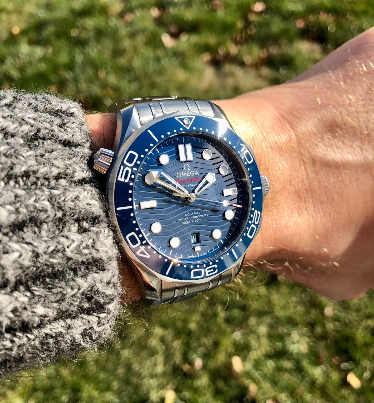omega-seamaster-diver-300m-blue-dial-automatic