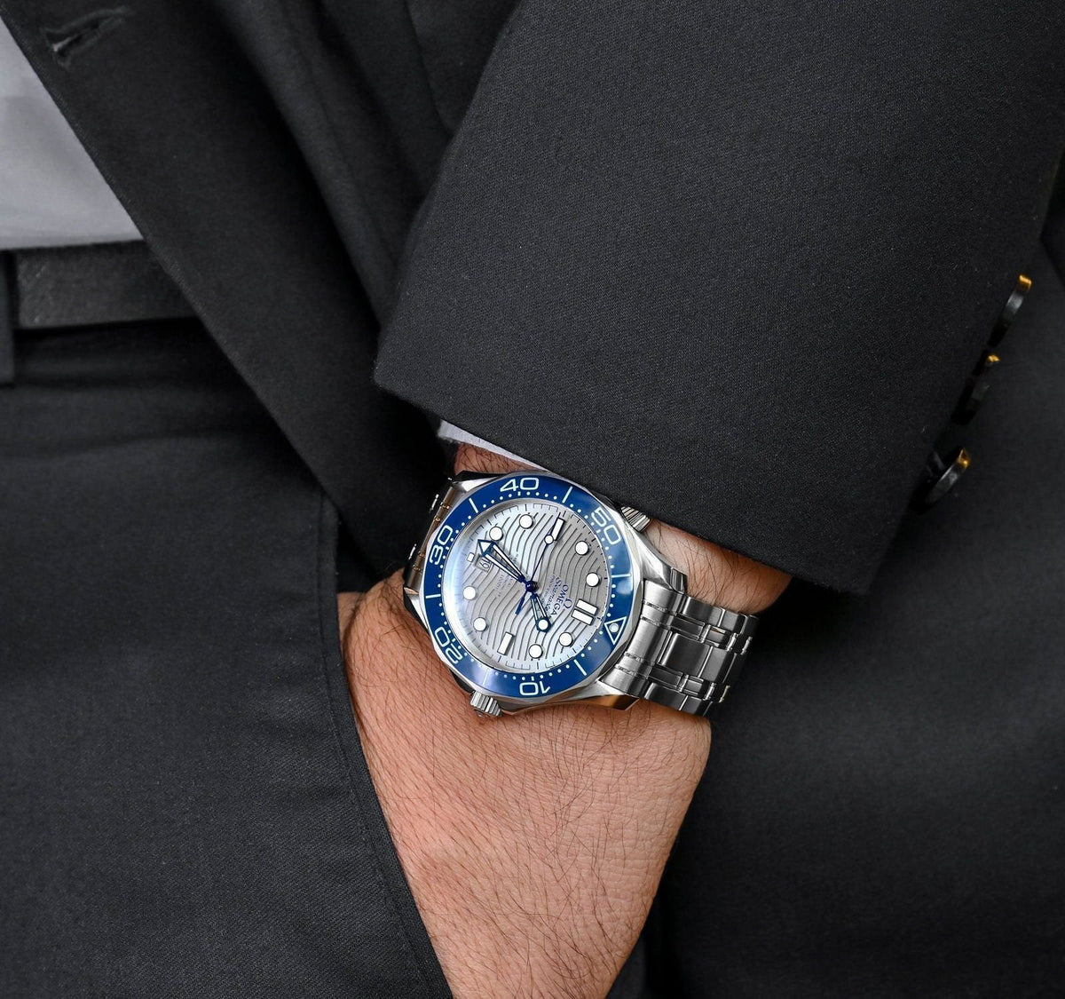 omega-seamaster-diver-300m-42-mm-steel-on-steel