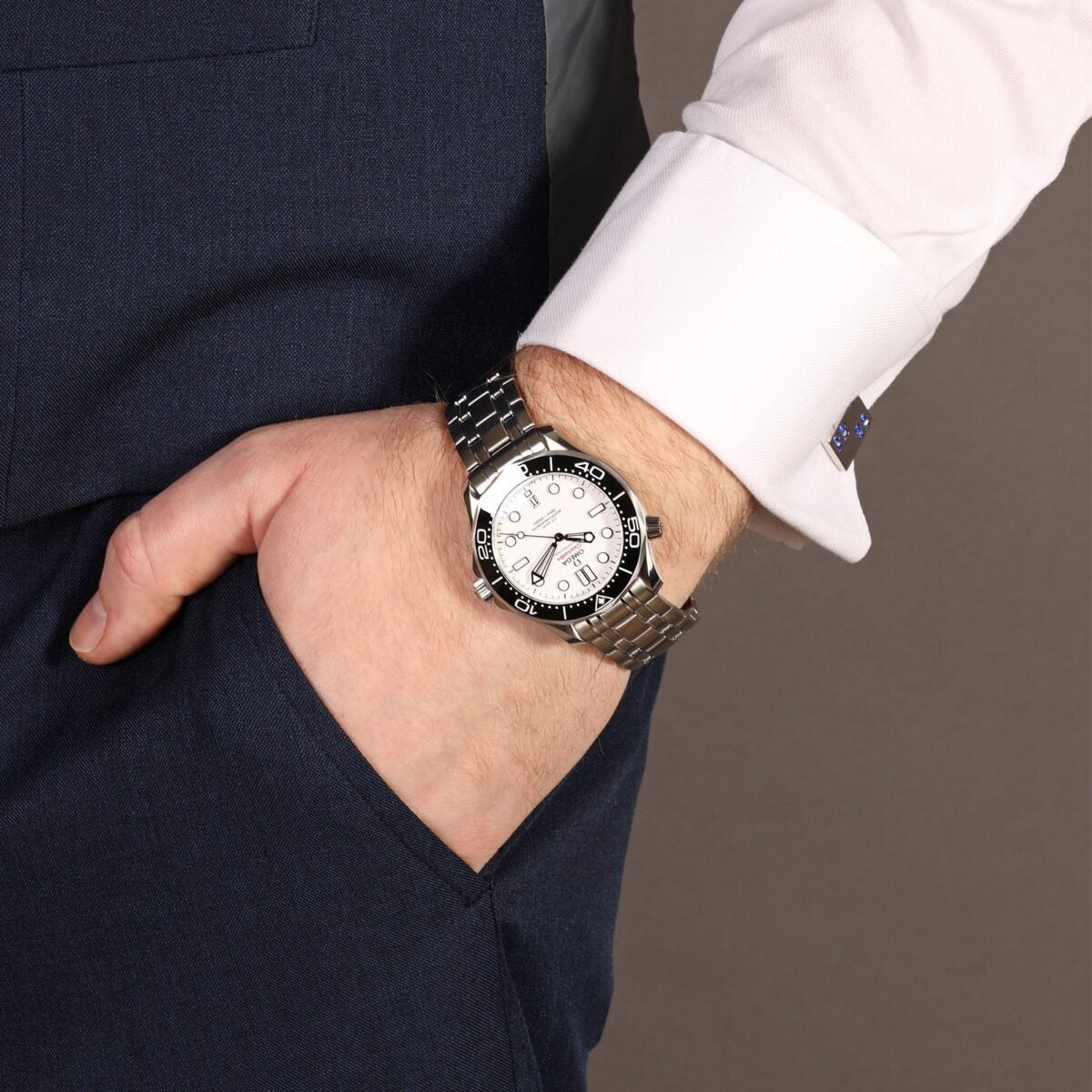 omega-seamaster-diver-300m-co-axial-master-chronometer-42mm-watch