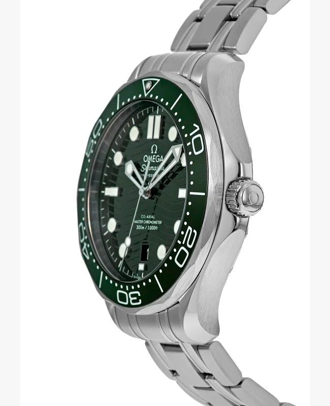 omega-seamaster-diver-300m-master-chronometer-dressed-in-green