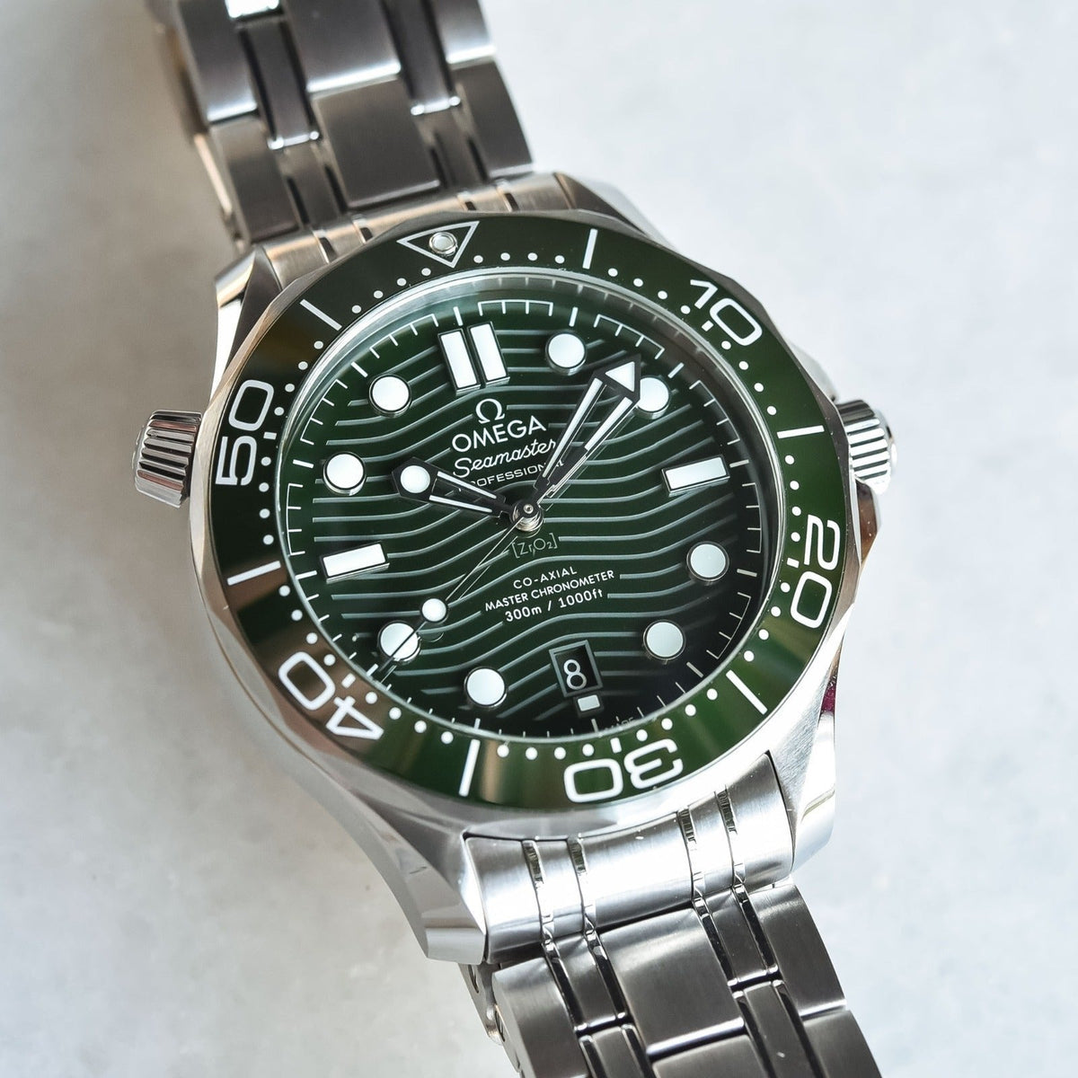omega-seamaster-diver-300m-master-chronometer-dressed-in-green