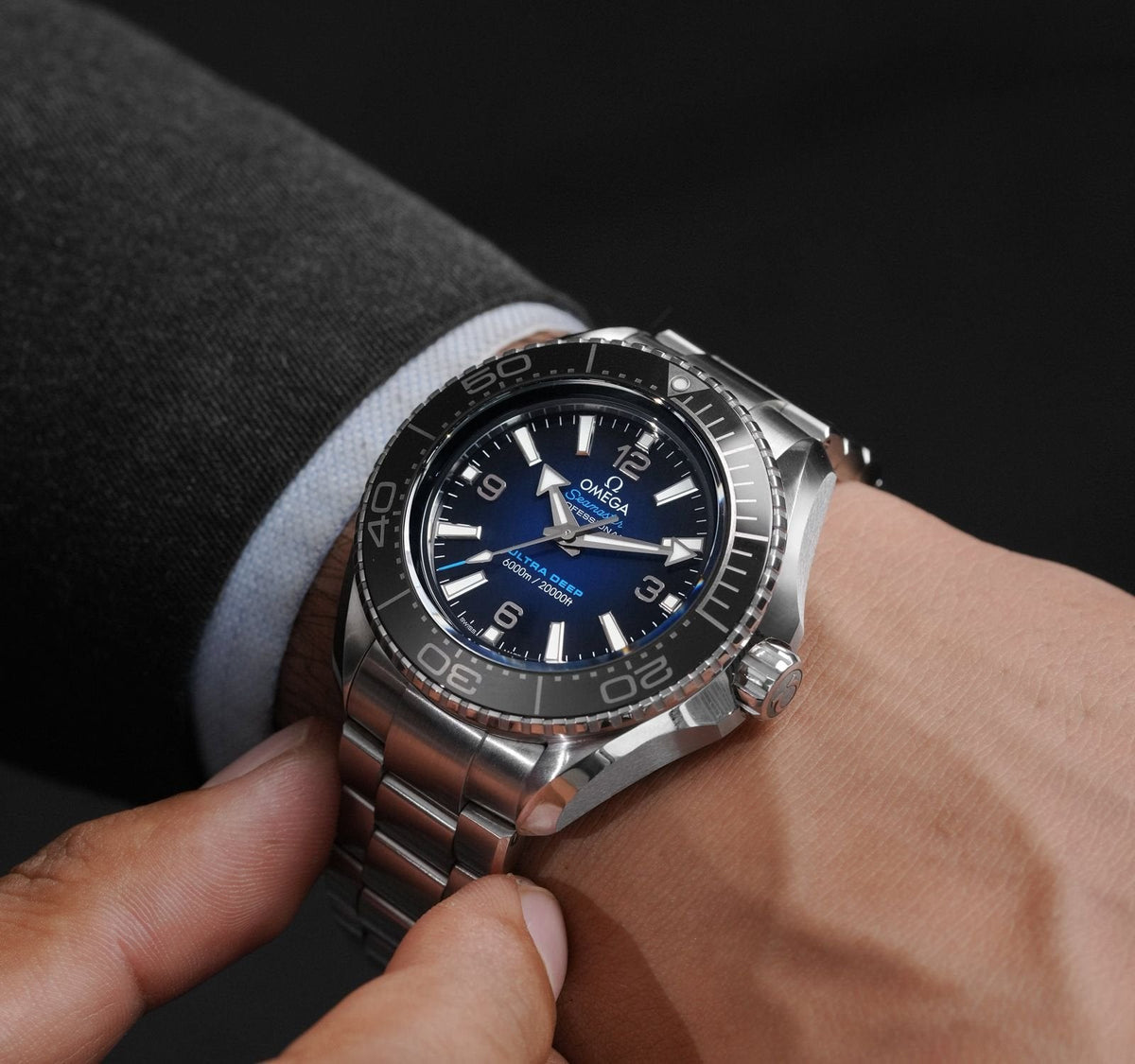 omega-seamaster-planet-ocean-6000m-co-axial-master-chronometer-blue-dial-silver-steel-strap-watch-for-men-21530462103001