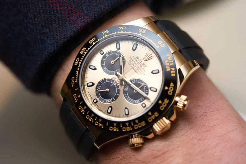 ROLEX OYSTER PERPETUAL SUPERLATIVE CHRONOMETER OFFICIALLY CERTIFIED COSMOGRAPH DAYTONE WATCH GOLD WITH RUBBER BLACK BELT