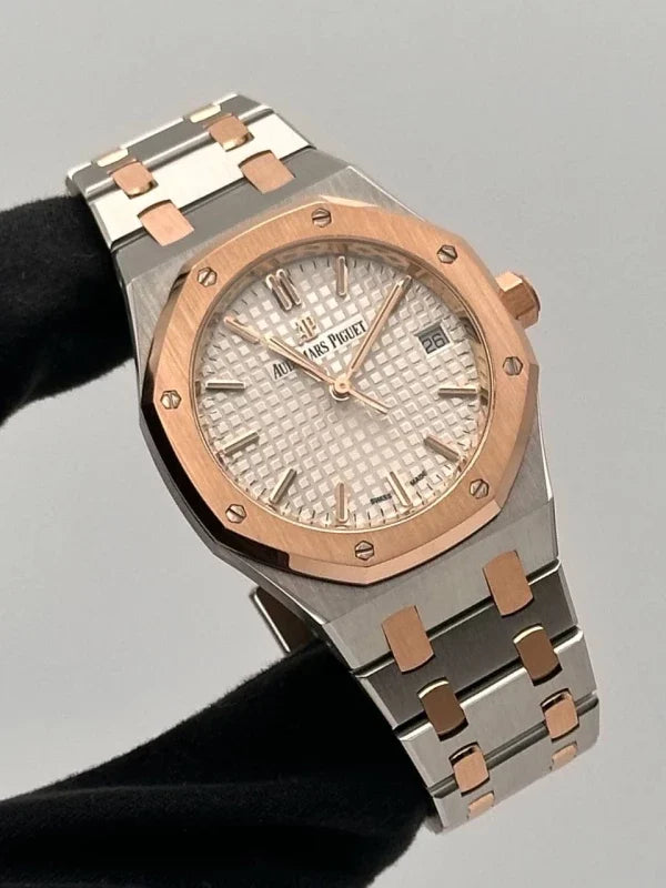 Audemars Piguet (Royal Oak) Watch For Women 77350SR.OO.1261SR.01