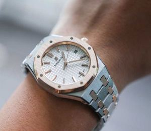 Audemars Piguet (Royal Oak) Watch For Women 77350SR.OO.1261SR.01