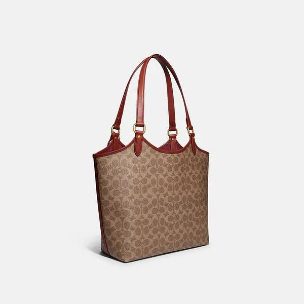 Coach Day Tote in Signature Canvas