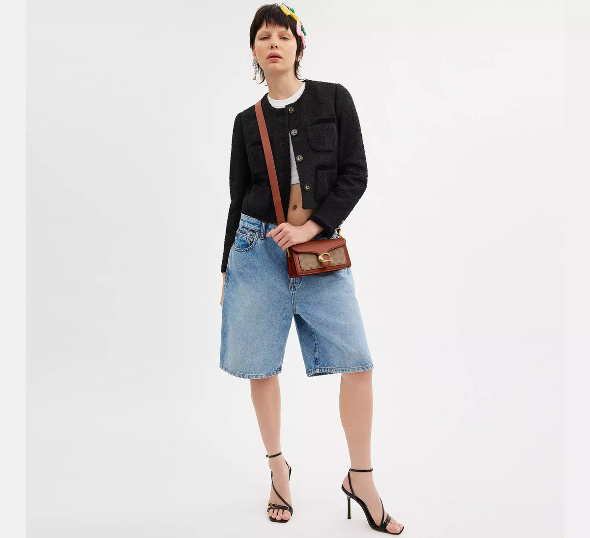 Tabby 20 shoulder bag crafted in signature canvas