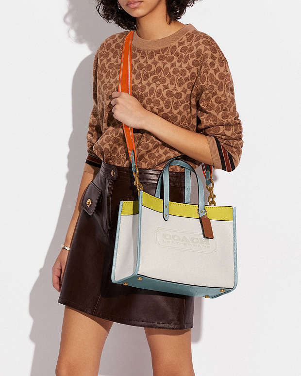 Field Tote 30 In Colorblock With Coach Badge