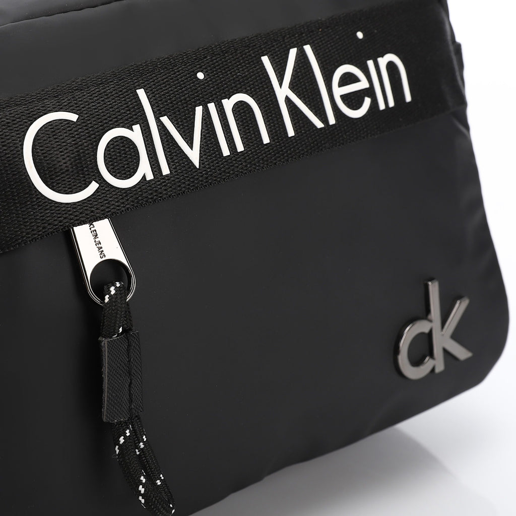 CALVIN KLEIN Hand bag