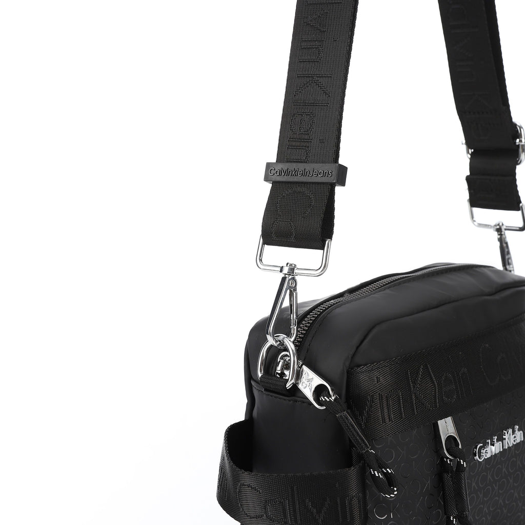 CALVIN KLEIN Hand bag