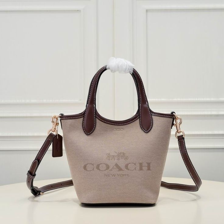 Hanna Bucket Bag