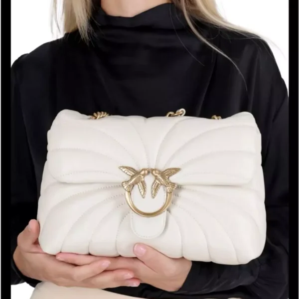 Classic Love Bag Puff Maxi Quilt in white