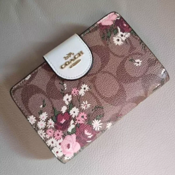 COACH Medium Corner Zip Wallet