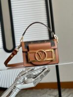 Louis Vuitton Cross Bag For Women - Image 3
