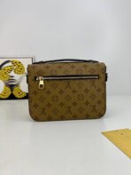 Louis Vuitton Cross Bag For Women - Image 5