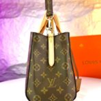 Louis Vuitton Cross Bag For Women - Image 5