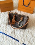 Louis Vuitton Cross Bag For Women - Image 6