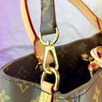 Louis Vuitton Cross Bag For Women - Image 6