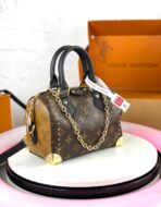 Louis Vuitton Cross Bag For Women - Image 8