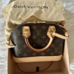 Louis Vuitton Cross Bag For Women - Image 8
