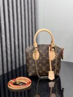 Louis Vuitton Cross Bag For Women - Image 8