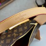 Louis Vuitton Hand Bag For Women - Image 10