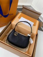 Louis Vuitton Cross Bag For Women - Image 16