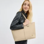 North tote bag (White) - Image 6
